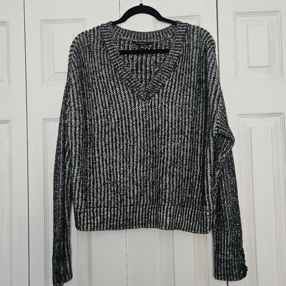 Rock and Republic Sweater Sz M